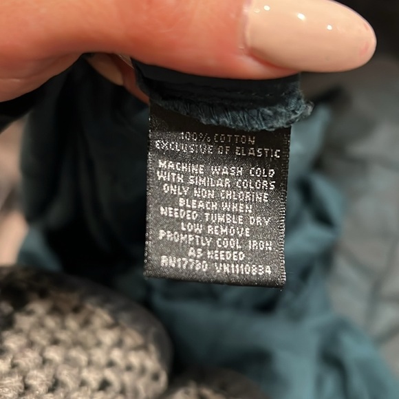 🔥Massimo Green Smocked Off-the-Shoulder Midi Sundress🔥 - Picture 7 of 7